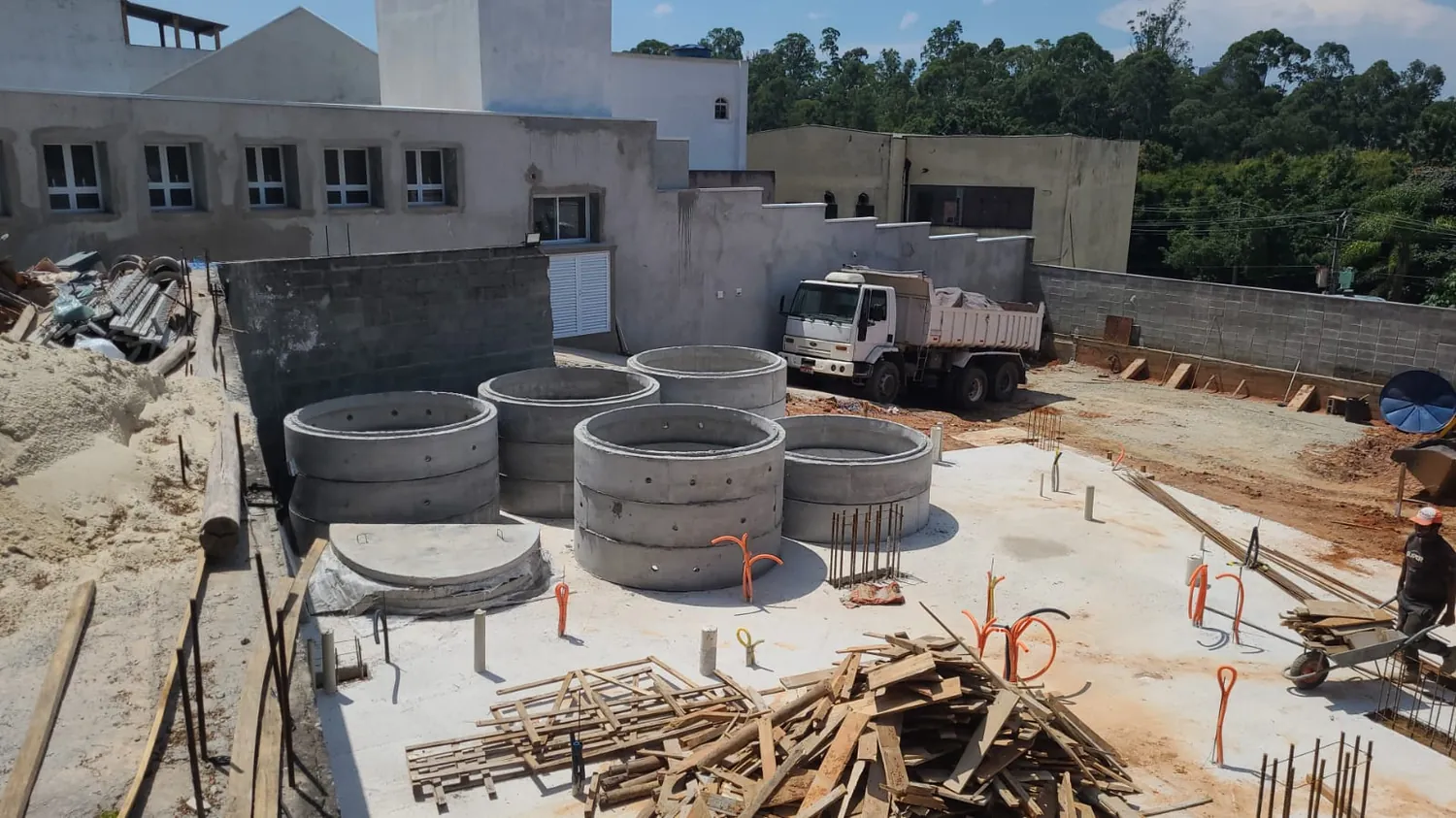 Obra de infraestrutura e drenagem em Barueri